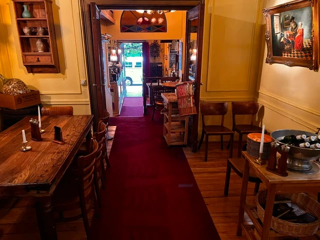 Wine Gallery & Café NÖ!